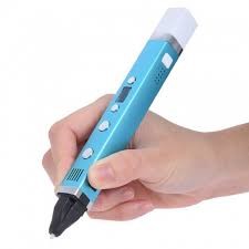 Je ziet een hand die een dikke pen vasthoudt op een manier die je ook zou gebruiken als je iets schrijft. de pen heeft geen ronde doorsnede, maar een vierkante en er zitten verschillende knoppen op.