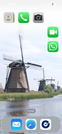 Afbeelding met tekst, windmolen, buitenshuis Automatisch gegenereerde
beschrijving