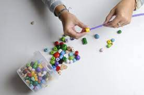 Rijgen met chenilledraad 