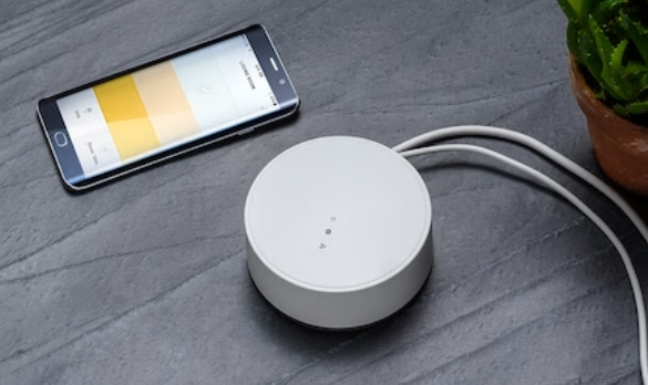 IKEA Tradfri verbindingshub met
smartphone